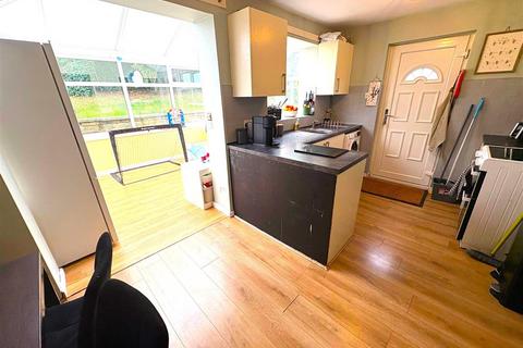 4 bedroom semi-detached house for sale, Poplar Avenue, Horton Bank Top, Bradford