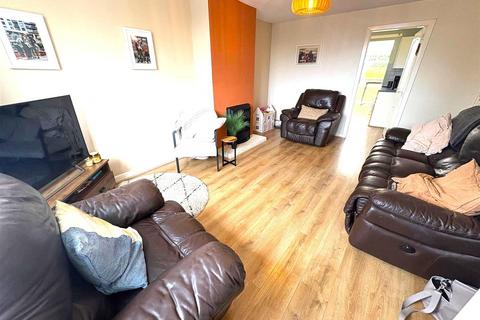 4 bedroom semi-detached house for sale, Poplar Avenue, Horton Bank Top, Bradford