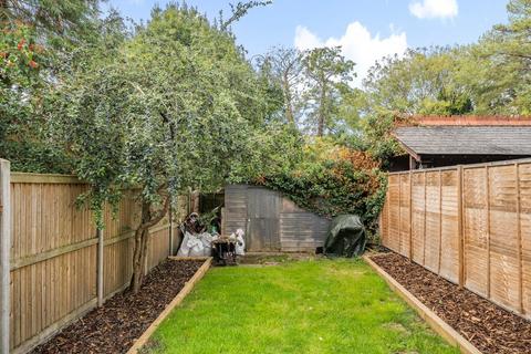 2 bedroom semi-detached house for sale, Faversham Road, Kennington TN24