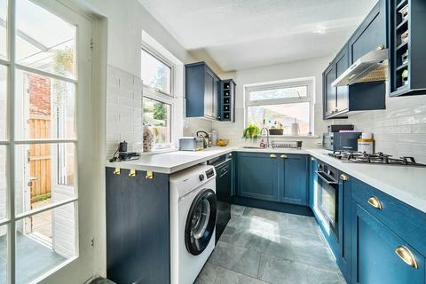 2 bedroom semi-detached house for sale, Faversham Road, Kennington TN24