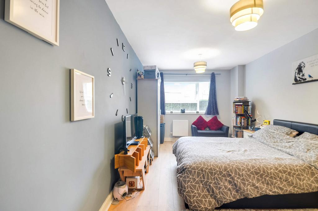 Bedroom (1).jpg
