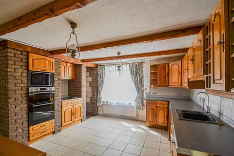 3 bedroom end of terrace house for sale, Ackers Road, Warrington WA4