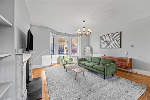 4 bedroom flat for sale, St. Johns Road, Richmond, Surrey