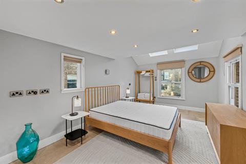 4 bedroom flat for sale, St. Johns Road, Richmond, Surrey