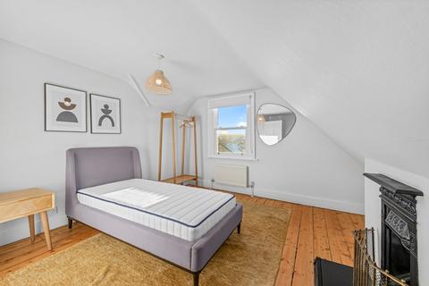 4 bedroom flat for sale, St. Johns Road, Richmond, Surrey