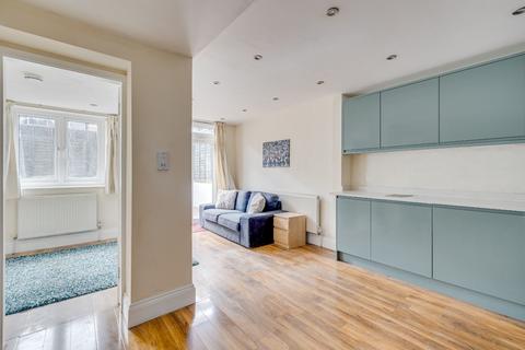 1 bedroom flat for sale, Chesson Road, London