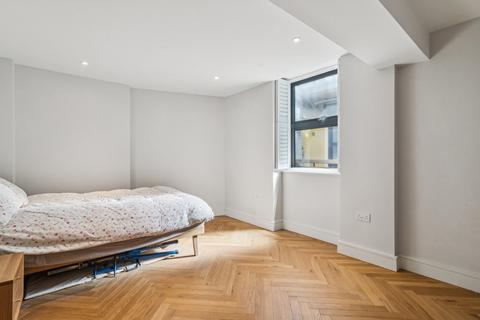 2 bedroom flat for sale, Atalanta Street, Munster Village, Fulham, London