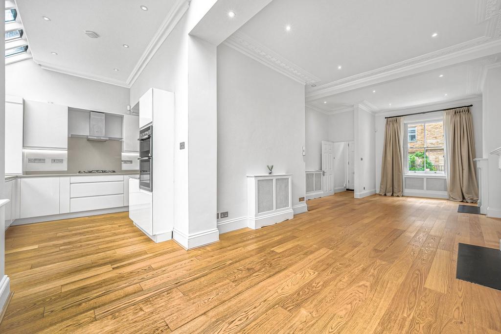 Kitchen/Reception