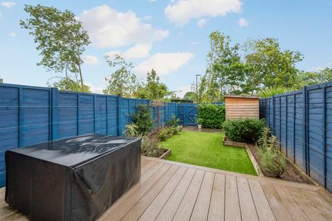 undefined, Bell Farm Way, Walton on Thames, KT12