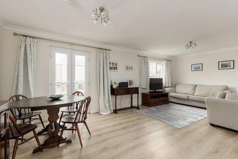 1 Braehead Row, Edinburgh, EH4 6BR