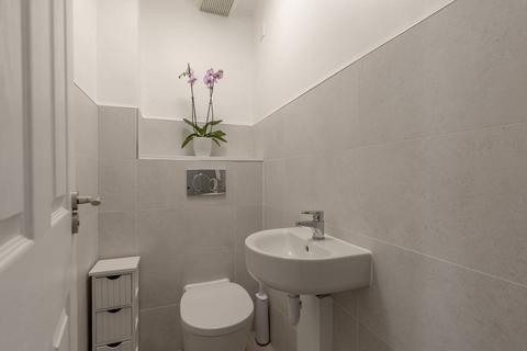 1 Braehead Row, Edinburgh, EH4 6BR