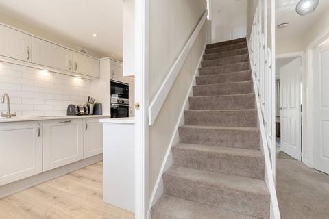 1 Braehead Row, Edinburgh, EH4 6BR