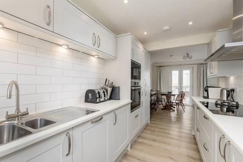 1 Braehead Row, Edinburgh, EH4 6BR