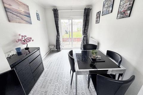3 bedroom terraced house for sale, Crossway Road, Finham, Coventry, CV3 6JP