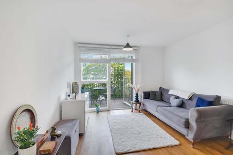 1 bedroom apartment for sale, at Ferdinand Court, Catford, London SE6