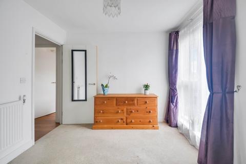 1 bedroom apartment for sale, at Ferdinand Court, London SE6