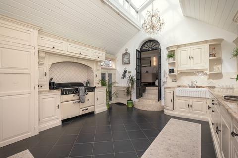 1, Tea Caddy Cottages Worthing Road, West Grinstead, Horsham, RH13 8LG