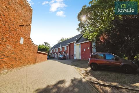 3 bedroom townhouse for sale, Alexandra Wharf, Grimsby DN31