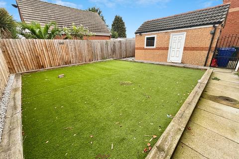 3 bedroom semi-detached house for sale, Highfield Close, Doncaster DN7