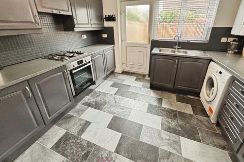 3 bedroom semi-detached house for sale, Highfield Close, Doncaster DN7