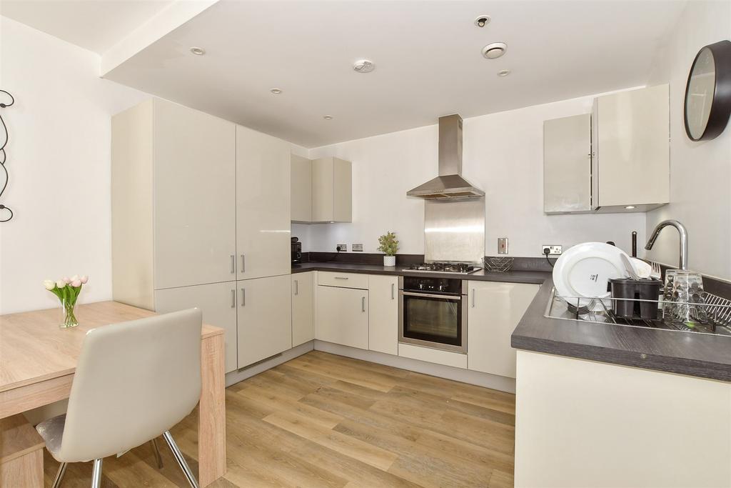 Lounge/Kitchen