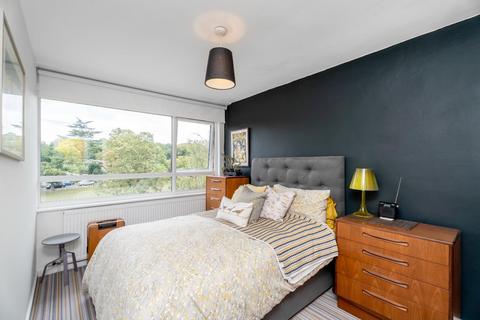2 Grazeley Court, London, SE19 1QR