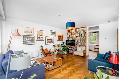 2 Grazeley Court, London, SE19 1QR