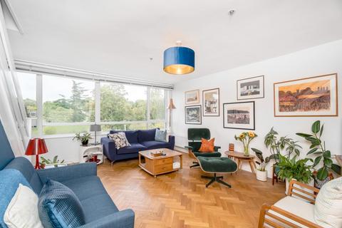 2 Grazeley Court, London, SE19 1QR