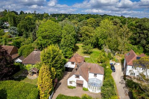 5 bedroom detached house for sale - Oast Road, Oxted, RH8