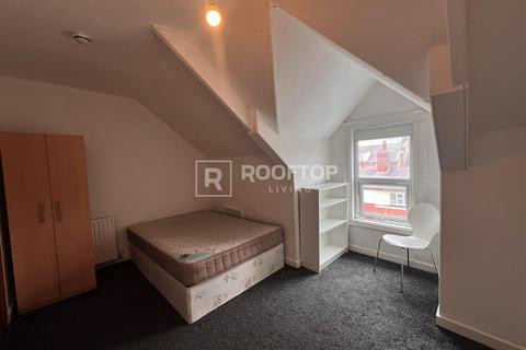 1 bedroom in a house share to rent, Walmsley Road, Leeds LS6