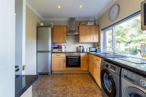 8 Clayton Road, Bridge Of Earn, Perth, PH2 9AG