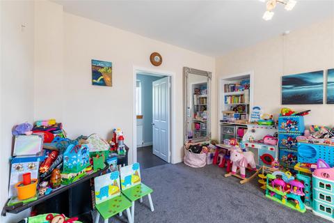 8 Clayton Road, Bridge Of Earn, Perth, PH2 9AG
