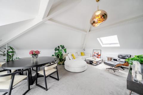 Flat 1, The Coach House, 55 Putney Hill, London, SW15 6RZ