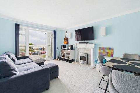 2 bedroom flat for sale, Windsor Court, Brighton Road, Worthing, BN11 2EZ