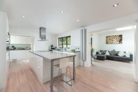 4 bedroom detached house for sale, Oakridge Court, Bingley, West Yorkshire, BD16