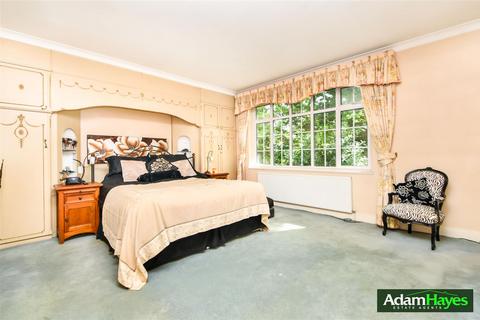 5 bedroom detached house for sale, Canons Close, London N2
