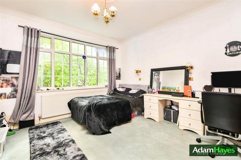 5 bedroom detached house for sale, Canons Close, London N2
