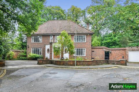 undefined, Canons Close, London N2