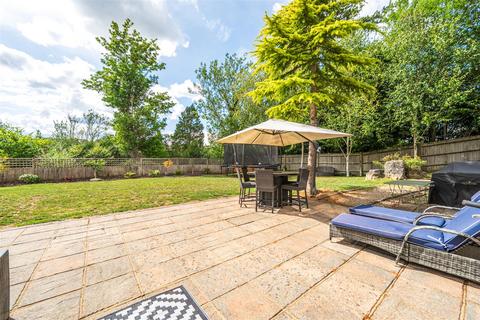 2 Longridge View, Chipstead, Coulsdon, CR5 3QX