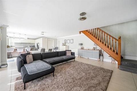 2 Longridge View, Chipstead, Coulsdon, CR5 3QX