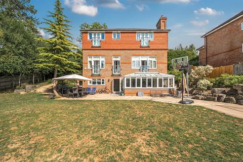2 Longridge View, Chipstead, Coulsdon, CR5 3QX