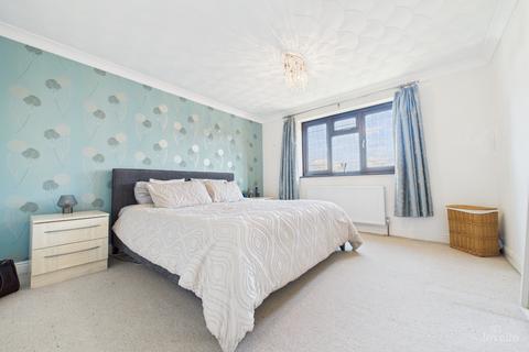 6 Wolsey Drive, Barrow-upon-humber, DN19 7HH