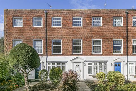 Blenheim Gardens, Kingston Upon Thames KT2