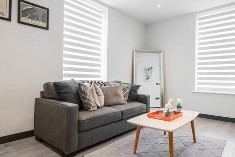 1 bedroom flat to rent, Chertsey, Surrey, KT16