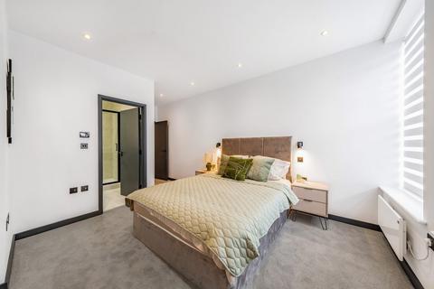 1 bedroom flat to rent, Chertsey, Surrey, KT16