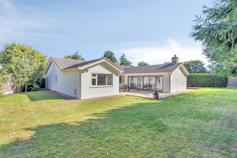 4 bedroom detached bungalow for sale, Chain Free in North Runcton
