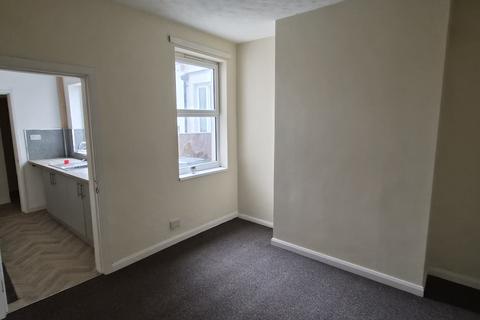 2 bedroom terraced house to rent, Trafalgar Street, Carcroft DN6