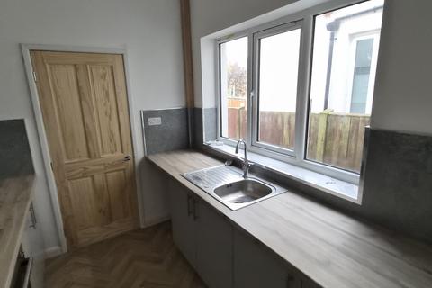 2 bedroom terraced house to rent, Trafalgar Street, Carcroft DN6