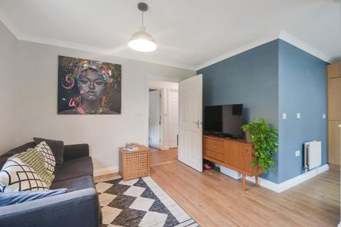 2 bedroom apartment for sale, at Leigham Court Road, London, London SW16