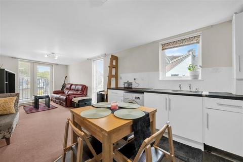 2 bedroom apartment for sale, Martins Road, Shortlands, Bromley, BR2